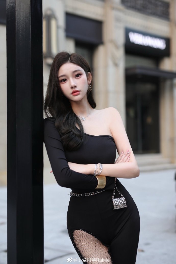 药屋少女的呢喃 封面